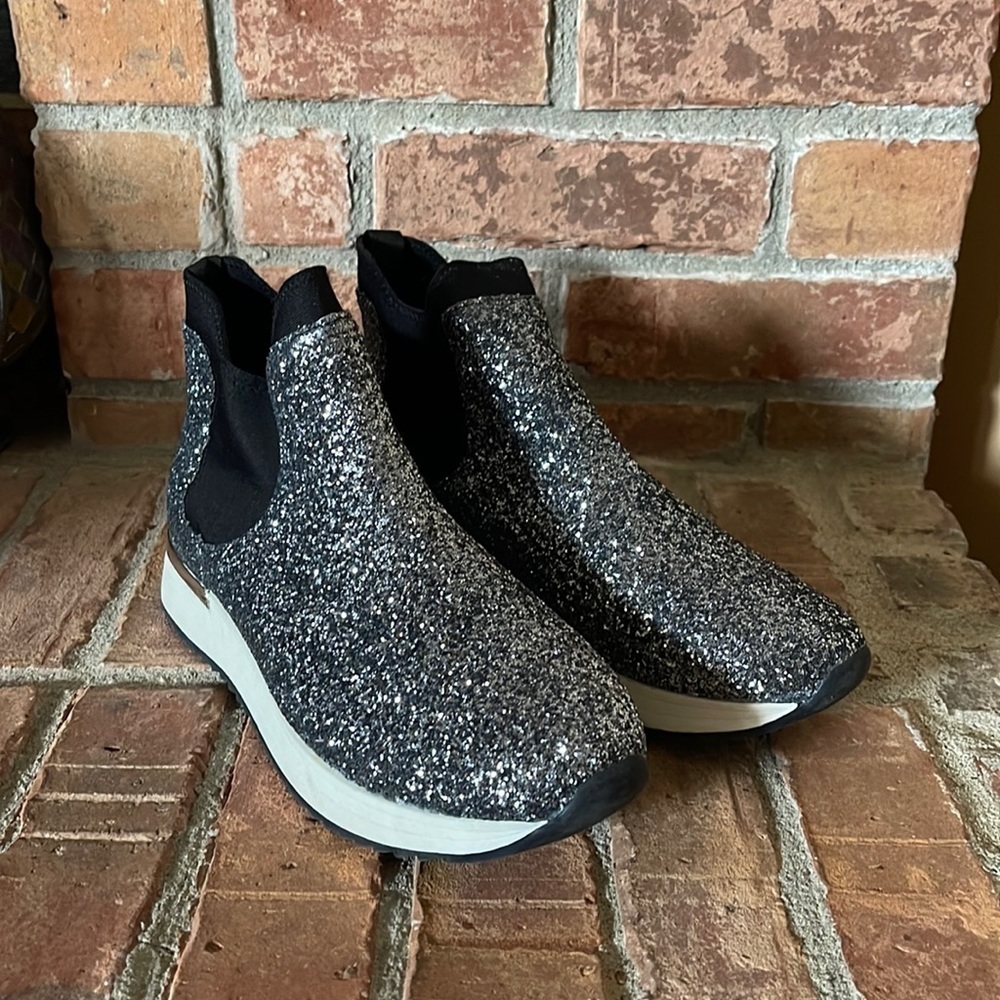 Kenneth Cole Reaction Chelsea Jogger Sneaker in Pewter